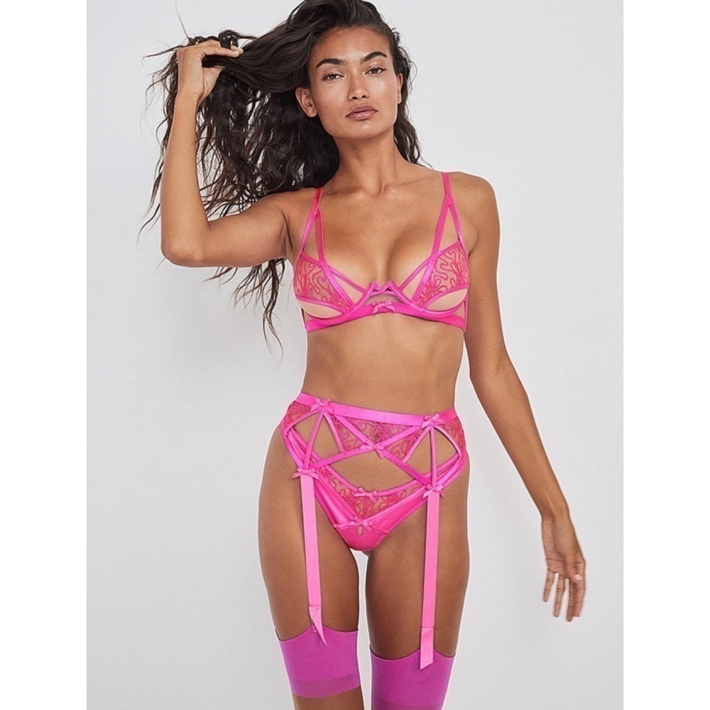 NEW‎ FOR LOVE & LEMONS Barbie Hot Pink Embroidered Satin Bow Trim Garter Belt S